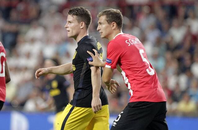 13.09.2016. Phillips Stadium, Eindhoven, Holland. UEFA Champions League football. PSV Eindhoven versus Atletico Madrid. Kevin Gameio in action covered by Daniel Schwaab (psv) xlaurent.lairysx  ActionPlus11788977