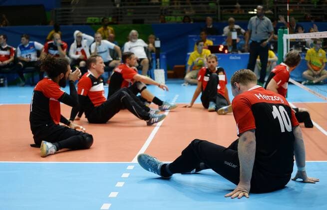 Rio de Janeiro , Paralympics , Sitzvolleyball , Deutschland vs. Brasilien , Enttäuschung Deutschland , rechts : Christoph Herzog ( GER )