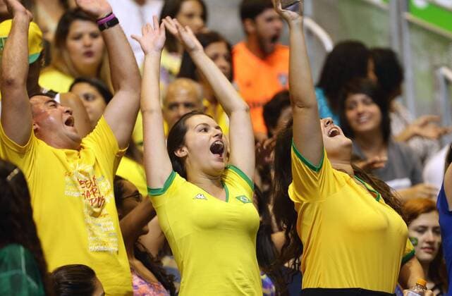 Rio de Janeiro , Paralympics , Sitzvolleyball , Deutschland vs. Brasilien , Fans Zuschauer