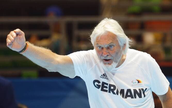 Rio de Janeiro , Paralympics , Sitzvolleyball , Deutschland vs. Brasilien , Trainer Rudi Sonnenbichler ( GER )
