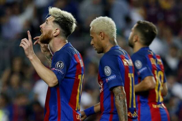 (160914) -- BARCELONA, Sept. 13, 2016 -- Barcelona s Lionel Messi (L) celebrates scoring during the UEFA Champions League Group C match between Barcelona and Celtic in Barcelona, Sept. 13, 2016. Barcelona won 7-0. ) (SP)SPAIN-BARCELONA-SOCCER-UEFA CHAMPIONS LEAGUE-GROUP C PauxBarrena 