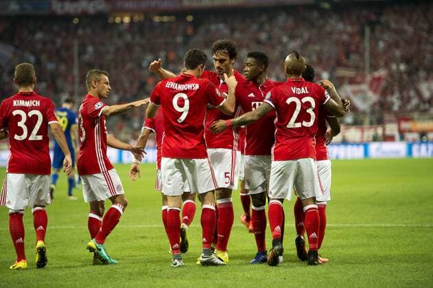 Champions League, FC Bayern Muenchen vs. FC Rostev, Allianz Arena, Muenchen. 13.09.2016 Im Bild: Rafinha (13) , Lewandowski Robert (9), Hummels Mats (5),Alaba David (27), Vidal Arturo (23), Douglas Costa (11) Â