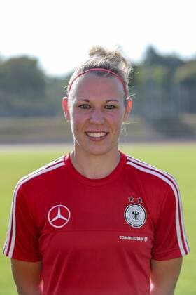 Kristin Demann (DFB, 5), Porträt, Portrait, Fussball, Frauen, Porträtfotos und Teamfoto der DFB-Frauen, xozx