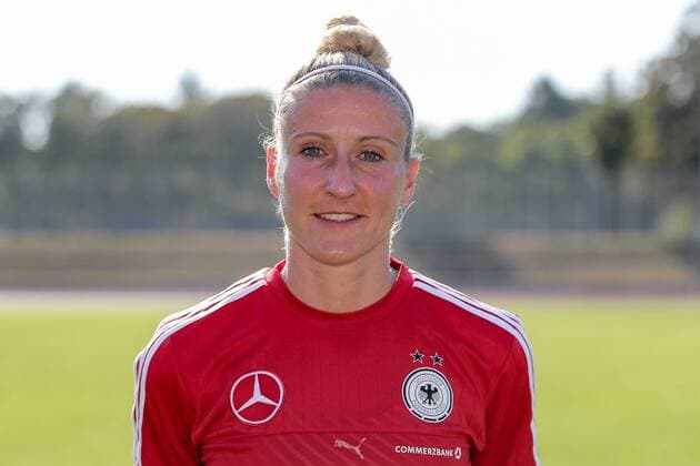 Anja Mittag (DFB, 11), Porträt, Portrait, Fussball, Frauen, Porträtfotos und Teamfoto der DFB-Frauen, xozx