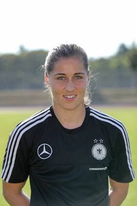 Lisa Weiß (Torwart, DFB, 12), Porträt, Portrait, Fussball, Frauen, Porträtfotos und Teamfoto der DFB-Frauen, xozx