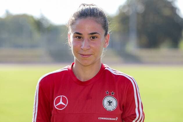 Hasret Kayikci (DFB, 13), Porträt, Portrait, Neuling, Debüt, Debütantin, neue Nationalspielerin, Fussball, Frauen, Porträtfotos und Teamfoto der DFB-Frauen, xozx