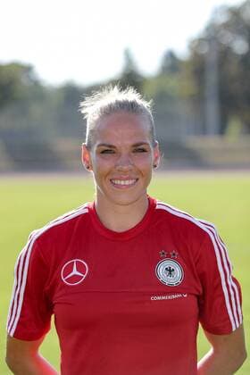 Isabel Kerschowski (DFB, 17), Porträt, Portrait, Fussball, Frauen, Porträtfotos und Teamfoto der DFB-Frauen, xozx