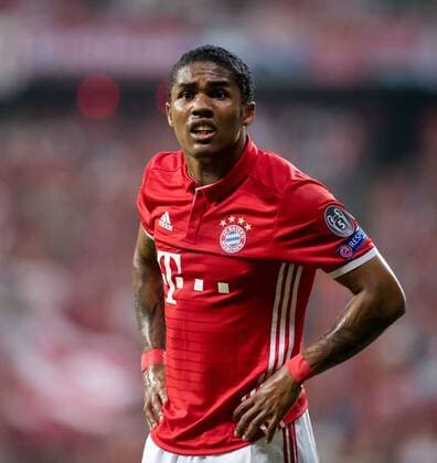 13. September 2016: Muenchen, Allianz Arena: Fussball UEFA Champions League: FC Bayern Muenchen - FK Rostow: Muenchens Douglas Costa de Souza nachdenklich.