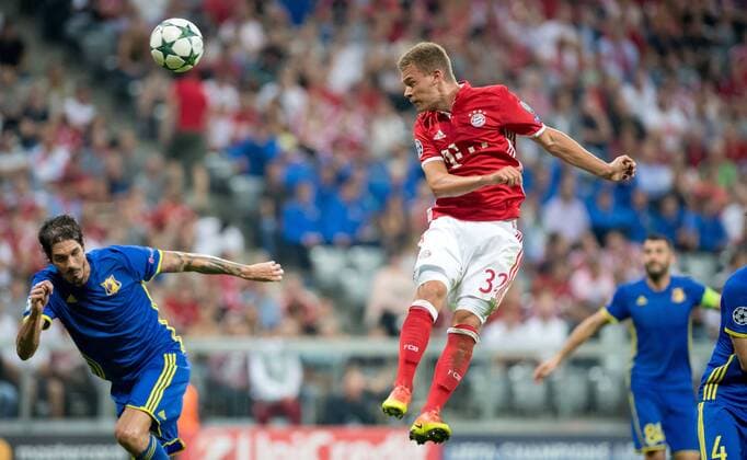 13. September 2016: Muenchen, Allianz Arena: Fussball UEFA Champions League: FC Bayern Muenchen - FK Rostow: Muenchens Joshua Kimmich trifft per Kopf zum 4:0.