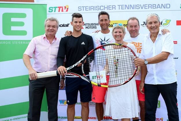TENNIS - STTV, Try Out Day LEIBNITZ,AUSTRIA,14.SEP.16 - TENNIS - STTV, Try Out Day. Image shows Anton Lang (Styria), Dominic Thiem (AUT), Wolfgang Thiem, president Barbara Muhr (STTV), Guenther Bresnik and Rudolf Steiner. GEPAxpictures xChristianxWalgram