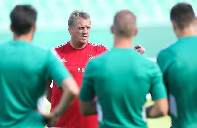 SOCCER - EL, Rapid vs Genk, preview VIENNA,AUSTRIA,14.SEP.16 - SOCCER - UEFA Europa League, SK Rapid Wien vs KRC Genk, preview, training Rapid. Image shows head coach Mike Bueskens (Rapid). Keywords: Wien Energie. GEPAxpictures xPhilippxBrem