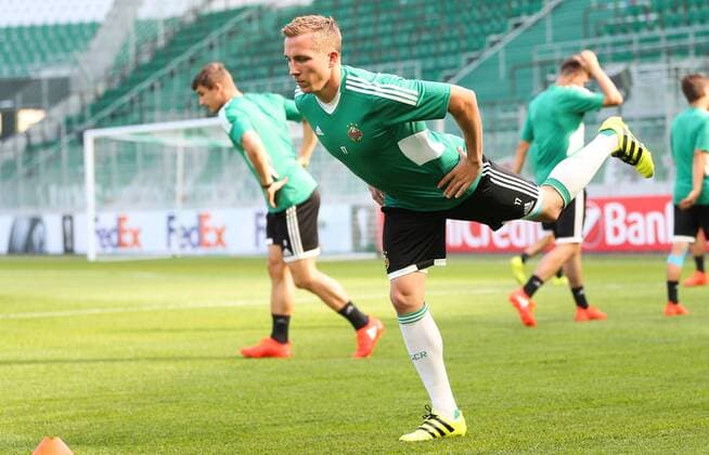 SOCCER - EL, Rapid vs Genk, preview VIENNA,AUSTRIA,14.SEP.16 - SOCCER - UEFA Europa League, SK Rapid Wien vs KRC Genk, preview, training Rapid. Image shows Christopher Dibon (Rapid). Keywords: Wien Energie. GEPAxpictures xPhilippxBrem