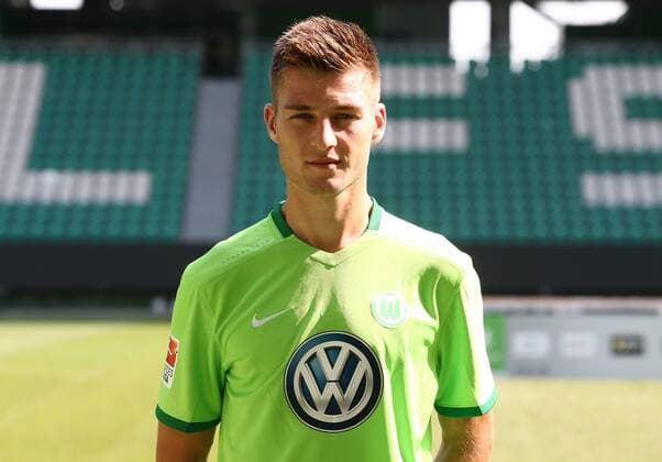 Robin Knoche (31) Einzelbild Querformat Fußball Fussball GER 1.BL Porträttermin 2016 2017 VfL Wolfsburg 14.09.2016
