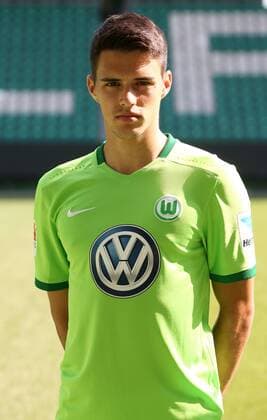 Josip Brekalo (25) Einzelbild Hochformat Fußball Fussball GER 1.BL Porträttermin 2016 2017 VfL Wolfsburg 14.09.2016