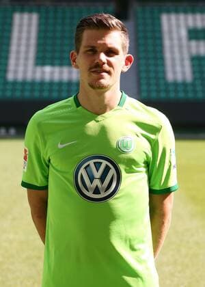 Sebastian Jung (24) Einzelbild Hochformat Fußball Fussball GER 1.BL Porträttermin 2016 2017 VfL Wolfsburg 14.09.2016