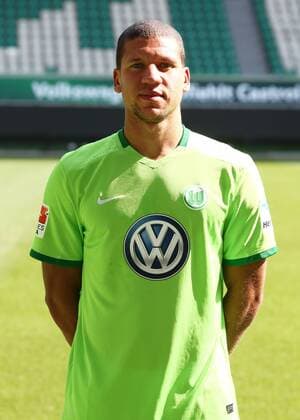 Jeffrey Bruma (5) Einzelbild Hochformat Fußball Fussball GER 1.BL Porträttermin 2016 2017 VfL Wolfsburg 14.09.2016