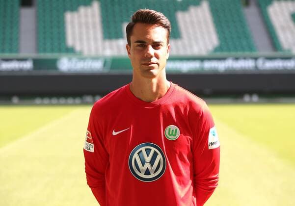 Diego Benaglio(1) Torwart Einzelbild Querformat Fußball Fussball GER 1.BL Porträttermin 2016 2017 VfL Wolfsburg 14.09.2016