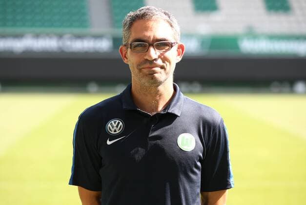 Michele Putaro Leitender Physiotherapeut Einzelbild Querformat Fußball Fussball GER 1.BL Porträttermin 2016 2017 VfL Wolfsburg 14.09.2016