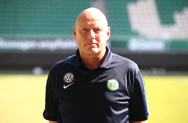 Jörg Joerg Drill Masseur Einzelbild Querformat Fußball Fussball GER 1.BL Porträttermin 2016 2017 VfL Wolfsburg 14.09.2016