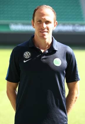 Oliver Mutschler Reha- und Athletiktrainer Einzelbild Hochformat Fußball Fussball GER 1.BL Porträttermin 2016 2017 VfL Wolfsburg 14.09.2016