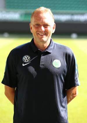 Dirk Bremser Assistenztrainer Einzelbild Hochformat Fußball Fussball GER 1.BL Porträttermin 2016 2017 VfL Wolfsburg 14.09.2016