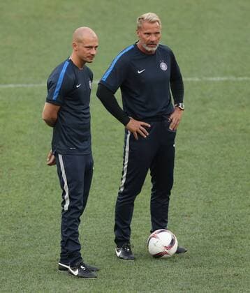 SOCCER - EL, Giurgiu vs A.Wien, preview BUCHAREST,ROMANIA,14.SEP.16 - SOCCER - UEFA Europa League, Astra Giurgiu vs FK Austria Wien, preview, training, A.Wien. Image shows assistant coach Nestor El Maestro and head coach Thorsten Fink (A.Wien). GEPAxpictures xChristianxOrt