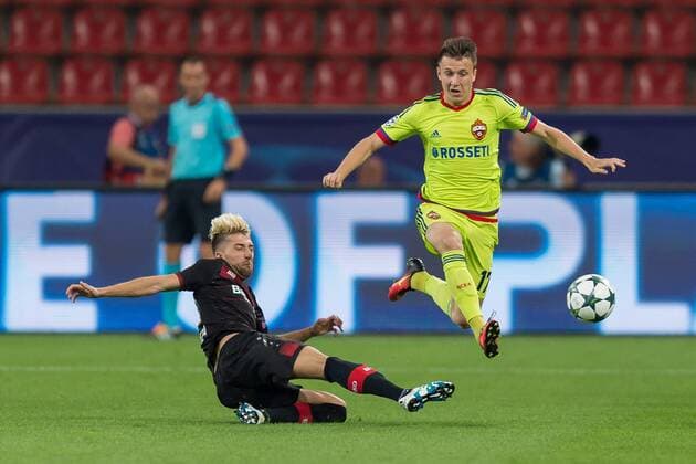 Leverkusen, Germany 14.09.2016, UEFA Champions League - 2016 17 Season, Group E - Matchday 1, Bayer 04 Leverkusen - ZSKA Moskau, Kevin Kampl (Leverkusen) gegen Aleksandr Golovin (ZSK) ( DeFodi001