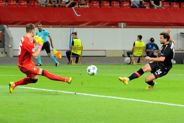 GER, Bayer Leverkusen (GER) vs ZSKA Moskau (RUS) 14.09.2016, BayArena, Leverkusen, Gruppe E, GER, Bayer Leverkusen (GER) vs ZSKA Moskau (RUS), im Bild Tor zum 1:0 durch Admir Mehmedi ( Leverkusen 14 ), rechts Foto © nordphoto Treese nordphotoxTreese