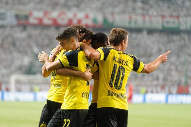 Fußball, CL, Legia Warschau - Borussia Dortmund FUSSBALL CHAMPIONS LEAGUE 2016 2017 LEGIA WARSCHAU - BVB BORUSSIA DORTMUND Tor Jubel 0-3 Marc Bartra  20160914_PF_PA020