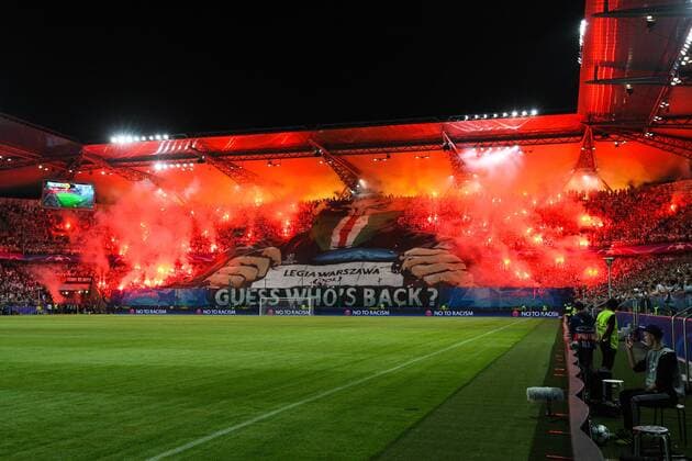 FUSSBALL CHAMPIONS LEAGUE 2016 2017 LEGIA WARSCHAU - BVB BORUSSIA DORTMUND Legia Warschau Fans oprawa, race, pirotechnika  20160914toja3