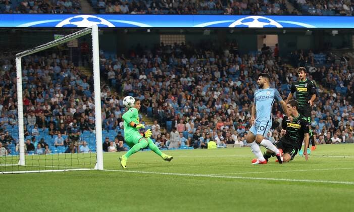 Football - 2016 2017 Champions League - Group C : Manchester City v Borussia Monchengladbach - The Etihad Stadium Sergio Aguero of Manchester City scoring his first goal during the match between Manchester City and Borussia Monchengladbach at The Etihad Stadium COLORSPORT LYNNE CAMERON 