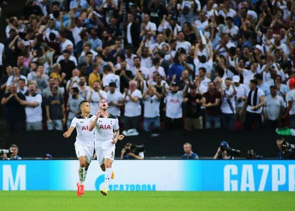 14.09.2016. Wembley Stadium, London, England. UEFA Champions League Football. Tottenham Hotspur versus Monaco. Tottenham Hotspur Defender Toby Alderweireld scores with a header from a Tottenham corner, and celebrates with Tottenham Hotspur Midfielder Erik Lamela, 2-1 Monaco xMarkxKertonx  ActionPlus11789467