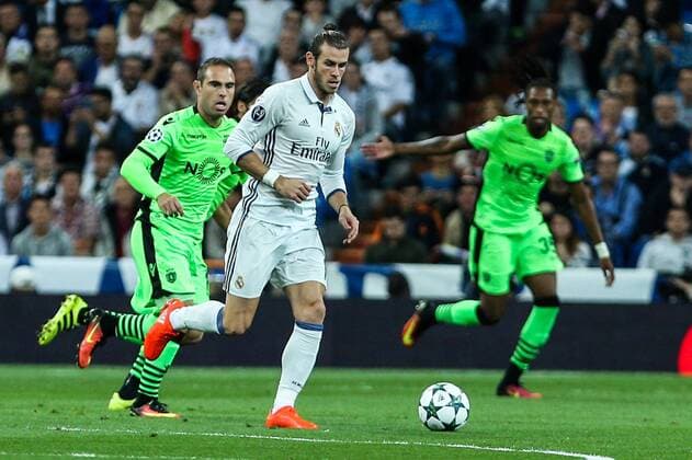 Real Madrid s Garet Bale and Sporting Clube de Portugal s Bruno Cesar during the match of Champions League group 6 round 1, between Real Madrid an Sporting Clube de Portugal at Santiago Bernabeu Stadium in Madrid September 14, 2016.  (20160914019)