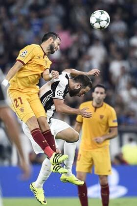 Champions League Juventus Turin - FC Sevilla Gonzalo Higuain-Nicolas Pareja 