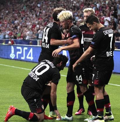 Leverkusen, Germany 14.09.2016, UEFA Champions League - 2016 17 Season, Group E - Matchday 1, Bayer 04 Leverkusen - ZSKA Moskau, Torjubel 2-0 v.l. Hakan Calhanoglu, Admir Mehmedi, Julian Brandt, Kevin Kampl und Chicharito (Leverkusen). ( DeFodi512