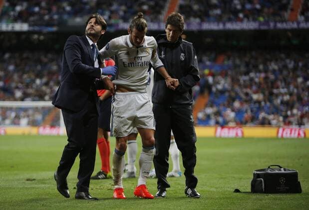 Real Madrid - Sporting Lissabon 2016 2017 Champions League Gareth Bale injured  xJosexLuisxCuestax xx
