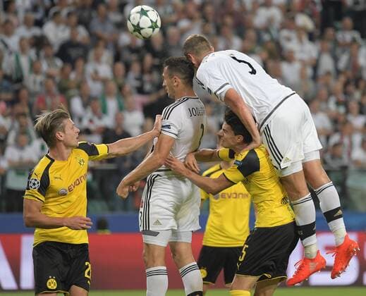 Fußball, CL, Legia Warschau - Borussia Dortmund Fußball Champions League 2016 2017 Legia Warschau - Borussia Dortmund LUKASZ PISZCZEK TOMASZ JODLOWIEC MARC BARTA MACIEJ DABROWSKI  MBI20160913_2781