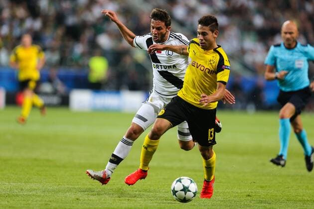 Fußball, CL, Legia Warschau - Borussia Dortmund FUSSBALL CHAMPIONS LEAGUE 2016 2017 LEGIA WARSCHAU - BVB BORUSSIA DORTMUND Raphael Guerreiro (Borussia), Bartosz Bereszynski (Legia)  20160914toja56