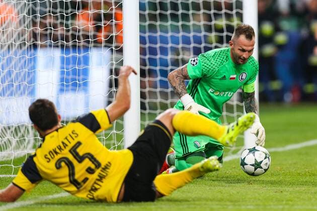 Fußball, CL, Legia Warschau - Borussia Dortmund FUSSBALL CHAMPIONS LEAGUE 2016 2017 LEGIA WARSCHAU - BVB BORUSSIA DORTMUND Sokratis Papastathopoulus (Borussia), Arkadiusz Malarz (Legia)  20160914toja63
