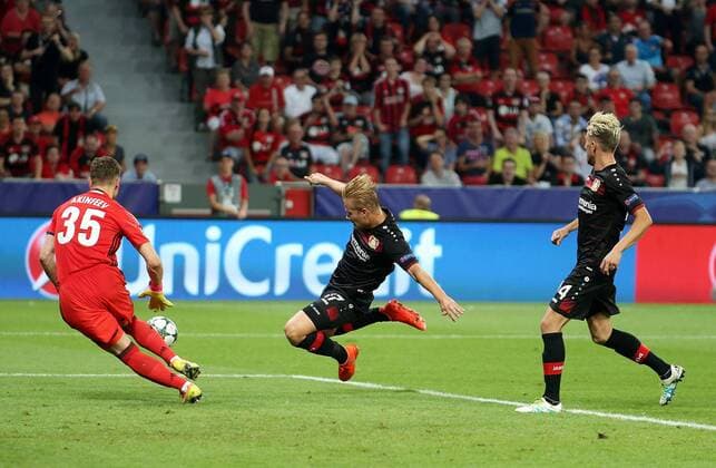 14.09.2016, xovx, Fussball UEFA Champions League, Bayer 04 Leverkusen - ZSKA Moskau, emspor , v.l. Igor Akinfeev (ZSKA Moskau), Joel Pohjanpalo (Bayer 04 Leverkusen), Kevin Kampl (Bayer 04 Leverkusen), Aktion. Leverkusen