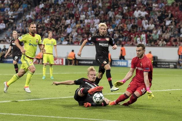 Joel Pohjanpalo (Bayer 04 Leverkusen 17) mit einer Torchance zum 3:2 gegen Torwart Igor Akinfeev (ZSKA Moskau 35) beim Champions League Spiel zwischen Bayer 04 Leverkusen und ZSKA Moskau am 14.09.2016, Leverkusen Copyright: xSchülerx xEibner-Pressefotox EP_jse