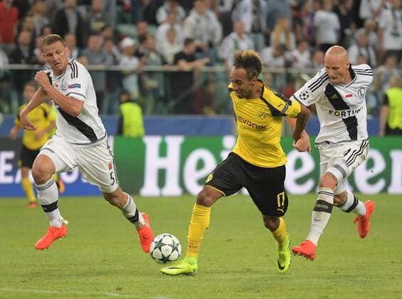 Fußball, CL, Legia Warschau - Borussia Dortmund FOOTBALL 2016 2017 CHAMPIONS LEAGUE: LEGIA WARSZAWA - BVB BORUSSIA DORTMUND MACIEJ DABROWSKI PIERRE EMERICK AUBAMEYANG JAKUB CZERWINSKI  MBI20160913_2882