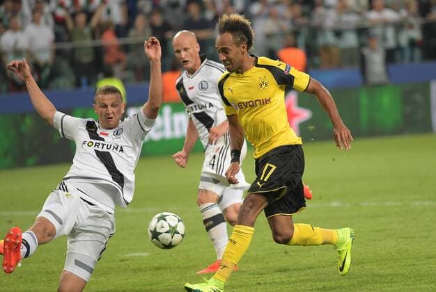 Fußball, CL, Legia Warschau - Borussia Dortmund FOOTBALL 2016 2017 CHAMPIONS LEAGUE: LEGIA WARSZAWA - BVB BORUSSIA DORTMUND JAKUB CZERWINSKI PIERRE EMERICK AUBAMEYANG  MBI20160913_2897