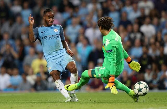 Football - 2016 2017 Champions League - Group C : Manchester City v Borussia Monchengladbach - The Etihad Stadium Raheem Sterling of Manchester City has a shot past Yann Sommer of Borussia Monchengladbach during the match between Manchester City and Borussia Monchengladbach at The Etihad Stadium COLORSPORT LYNNE CAMERON 