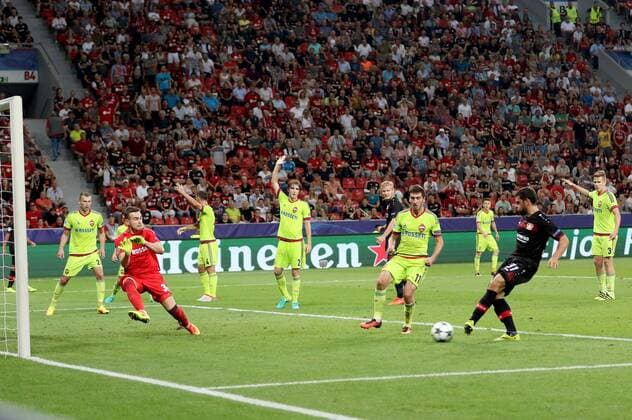 14.09.2016 - Kevin Volland (Bayer 04 Leverkusen) mit einem Torschuss beim Champions League Gruppenspiel (Saison 2016 17) Bayer Leverkusen - ZSKA Moskau. Â