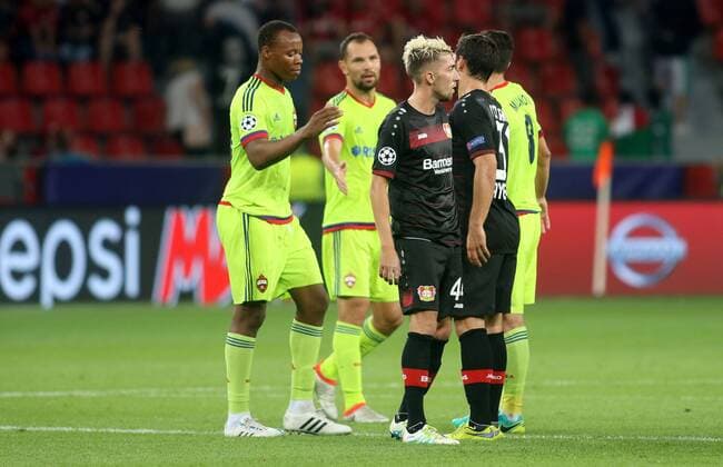 14.09.2016 - Spieler von ZSKA Moskau und Bayer 04 Leverkusen nach dem Champions League Gruppenspiel (Saison 2016 17) Bayer Leverkusen - ZSKA Moskau. Â