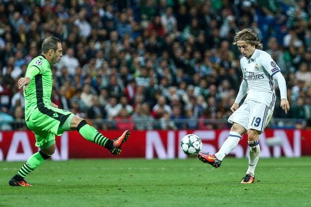 Fußball, CL, Real Madrid - Sporting Lissabon Real Madrid s Luka Modric during the match of Champions League group 6 round 1, between Real Madrid an Sporting Clube de Portugal at Santiago Bernabeu Stadium in Madrid September 14, 2016.  (20160914044)