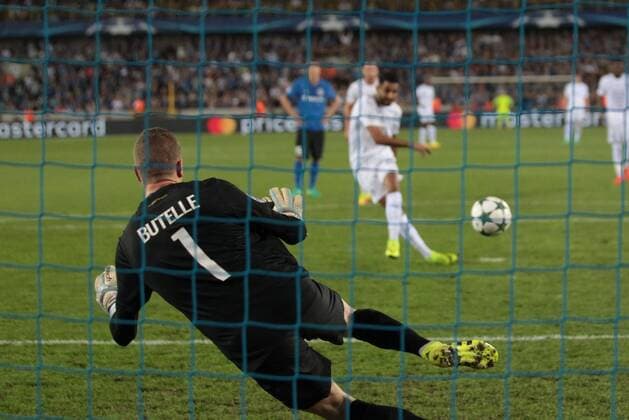 FuÃŸball, CL, FC BrÃ¼gge - Leicester City 14.09.2016. Stadium Jan Breydel, Bruge, Belgium. UEFA Cahmpions league football. FC Bruges versus Leicester City. Penalty goal from Riyad Mahrez in the 61st minute for 0-3 xlaurent.lairysx  ActionPlus11789636