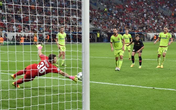 14.09.2016, Fussball Champions League 2016 17, Vorrunde, 1. Spieltag, Bayer 04 Leverkusen - ZSKA Moskau 2:2, Admir Mehmedi (Bayer 04 Leverkusen), 2. v.re., scheitert an Igor Akinfeev (ZSKA Moskau)