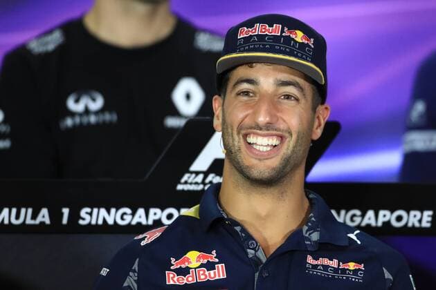 15.09.2016. Marina Bay Street Circuit, Singapore. Drivers arrival, inspection and press conferecne day. Red Bull Racing & x2013; Daniel Ricciardo xLeannexBoonx  ActionPlus11789714